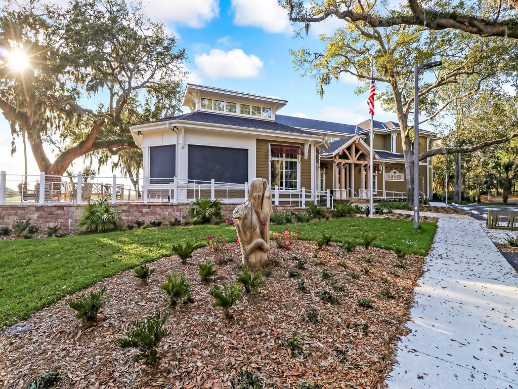 Dog Friendly Beach Wood Condo, Minutes Away from Atlantic Ocean Vacation Rental in Fernandina Beach - RedAwning