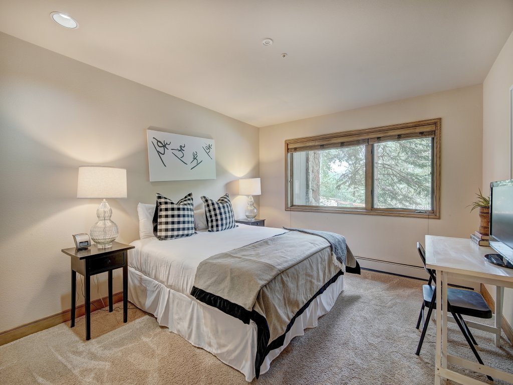 Luxury 4BR Pines Townhome amongst the peace and quiet Vacation Rental in Beaver Creek - RedAwning