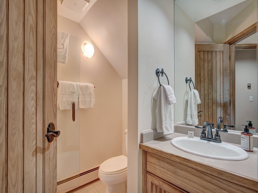 Luxury 4BR Pines Townhome amongst the peace and quiet Vacation Rental in Beaver Creek - RedAwning
