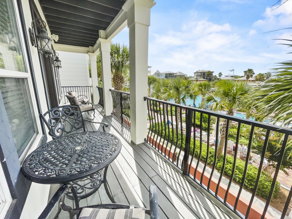 The Pool House Vacation Rental in Inlet Beach - RedAwning