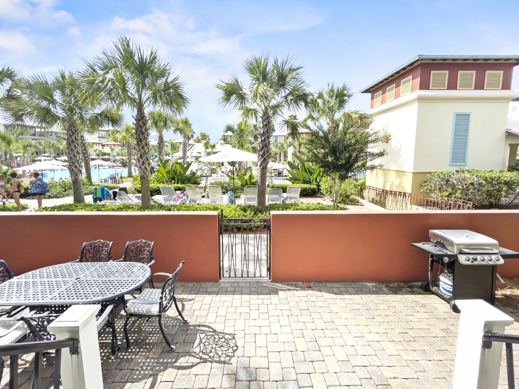 The Pool House Vacation Rental in Inlet Beach - RedAwning