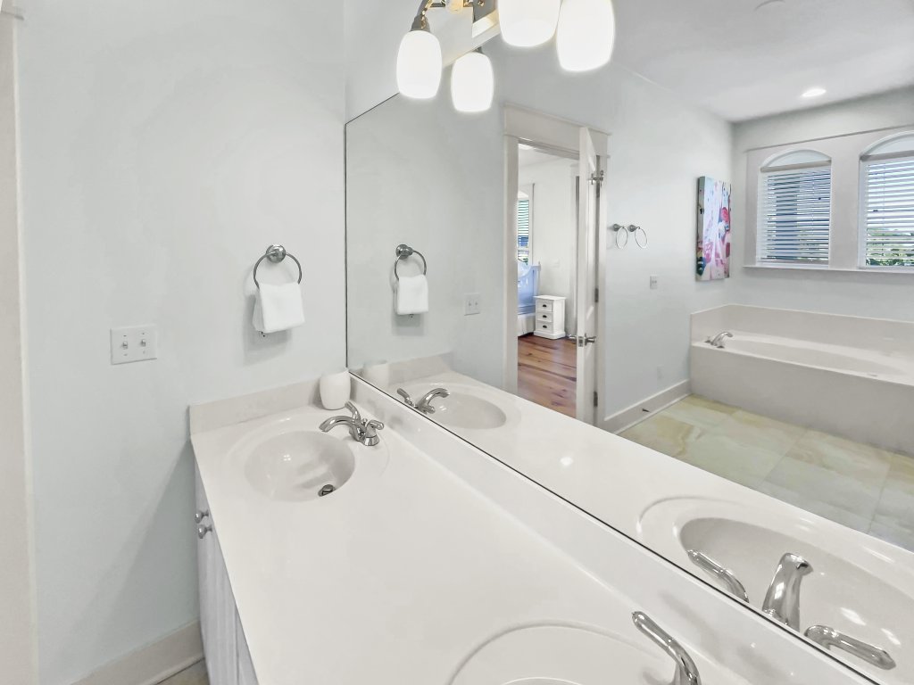 The Pool House Vacation Rental in Inlet Beach - RedAwning