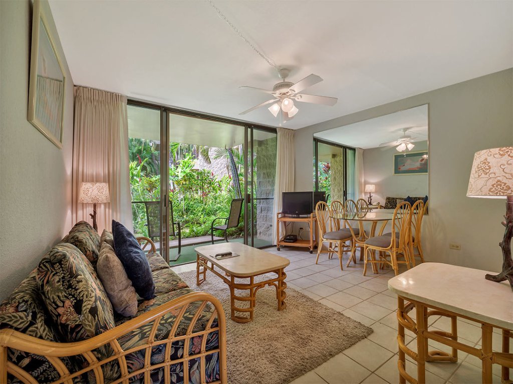 Paki Maui #118 Vacation Rental in Lahaina - RedAwning