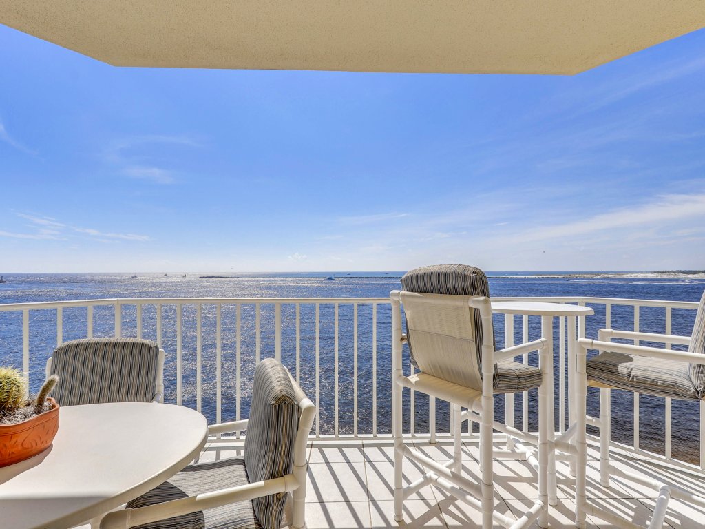 Waterview Yacht Club 532 is a 3 BR with Stunning views of the Pass Vacation Rental in Destin - RedAwning