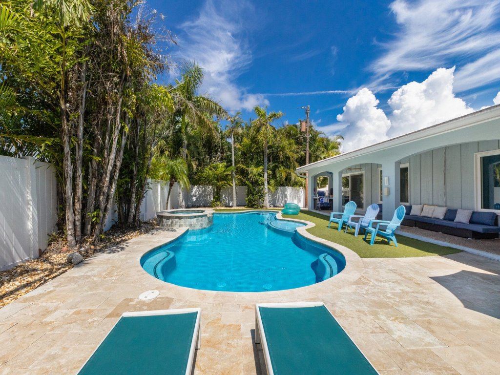 Coccoloba Vacation Rental in Holmes Beach - RedAwning
