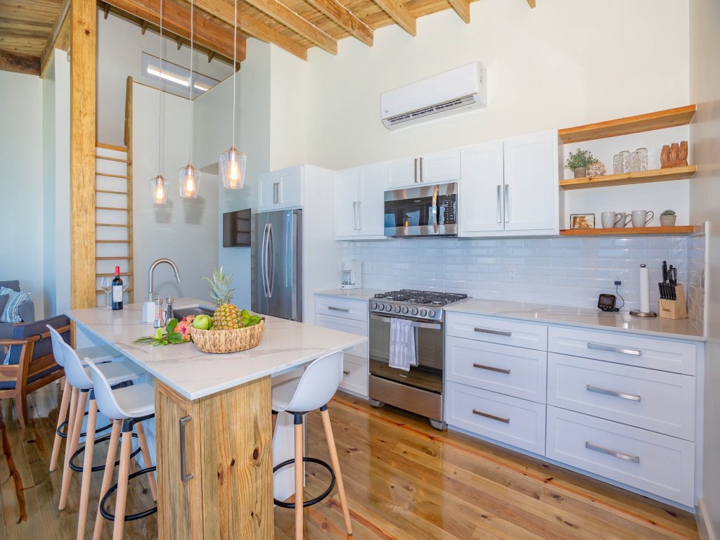 Villa Aire Agua Vacation Rental - RedAwning