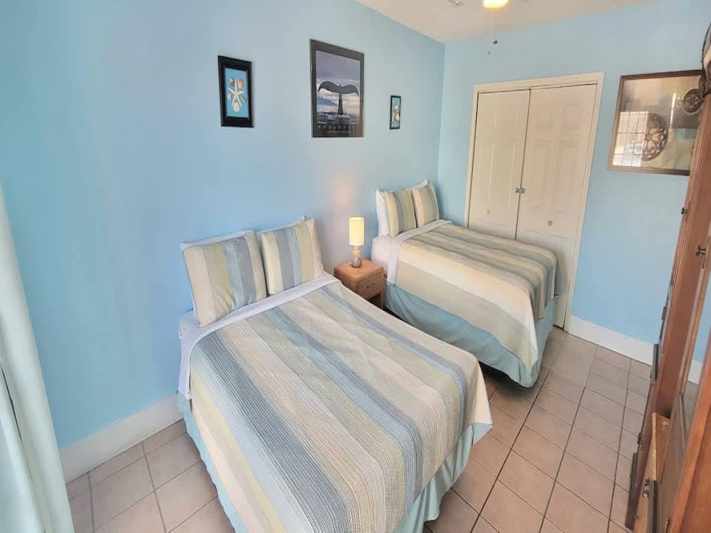 3 bedr w-private pool " 1 block to beach " Pets Ok Vacation Rental in South Padre Island - RedAwning