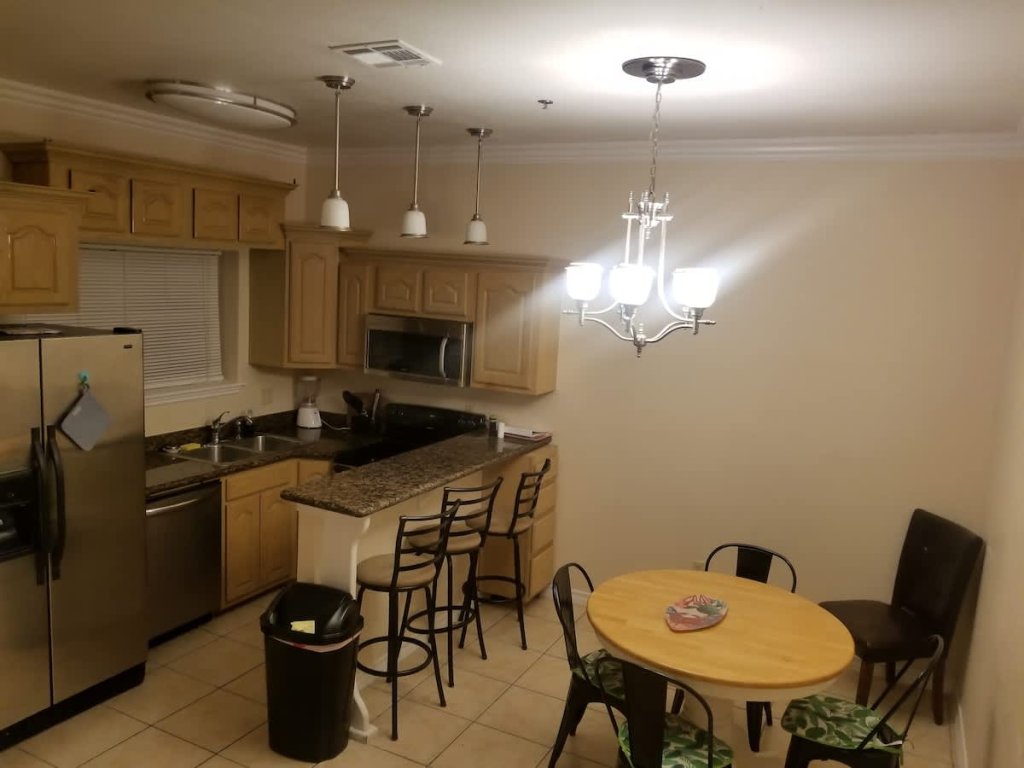 *Clean Pool Walk to Beach * Pet Ok *Ground Floor Vacation Rental in South Padre Island - RedAwning