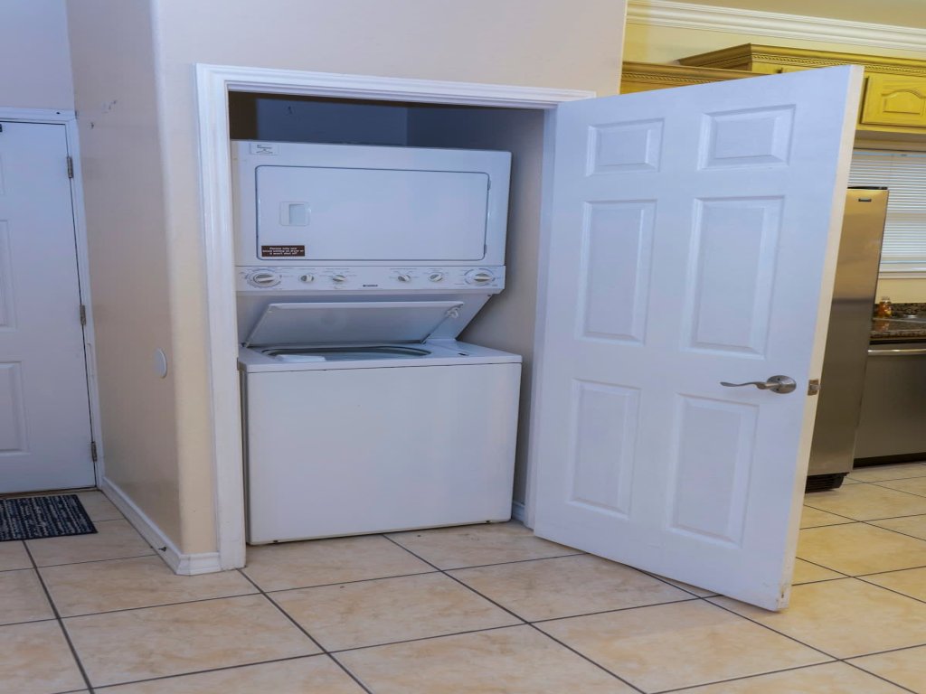 *Clean Pool Walk to Beach * Pet Ok *Ground Floor Vacation Rental in South Padre Island - RedAwning