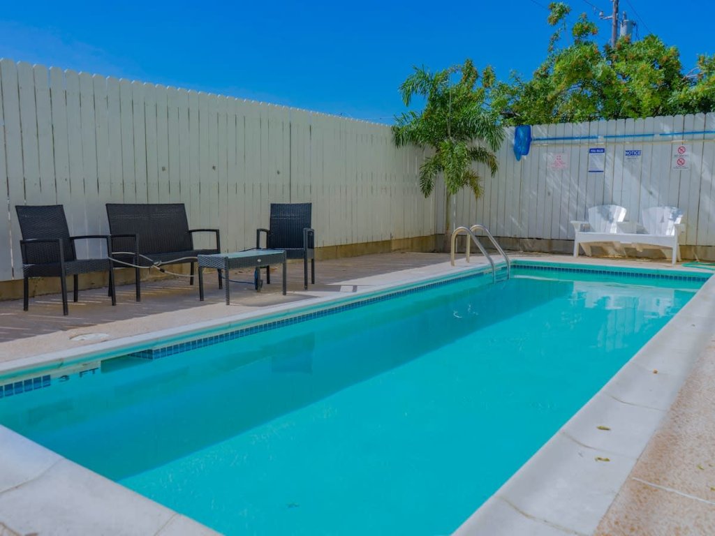 " Oversized 2 Bedroom " Modern " Pool Near Beach Vacation Rental in South Padre Island - RedAwning