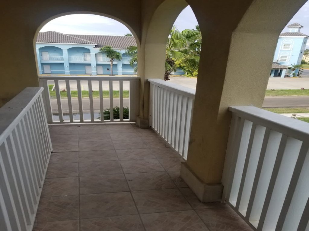 " Oversized 2 Bedroom " Modern " Pool Near Beach Vacation Rental in South Padre Island - RedAwning