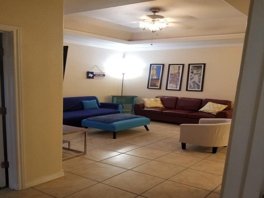 " Oversized 2 Bedroom " Modern " Pool Near Beach Vacation Rental in South Padre Island - RedAwning
