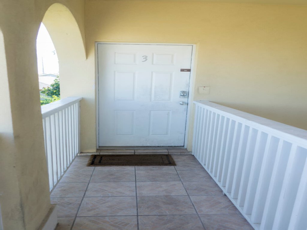 " Oversized 2 Bedroom " Modern " Pool Near Beach Vacation Rental in South Padre Island - RedAwning