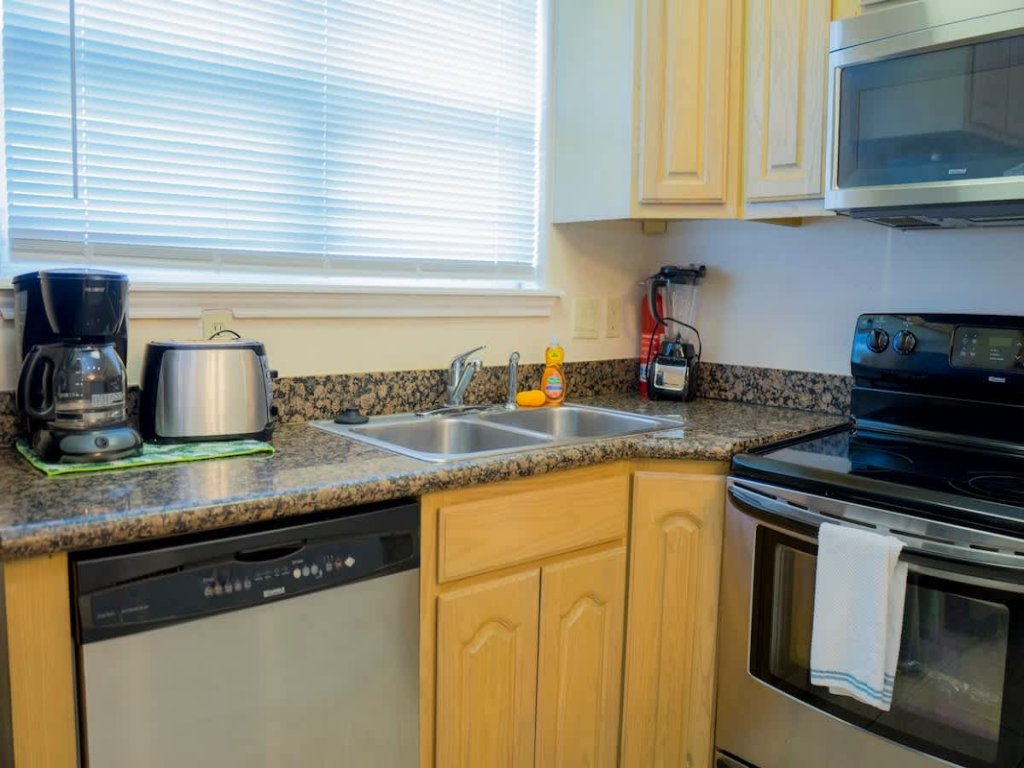 " Oversized 2 Bedroom " Modern " Pool Near Beach Vacation Rental in South Padre Island - RedAwning