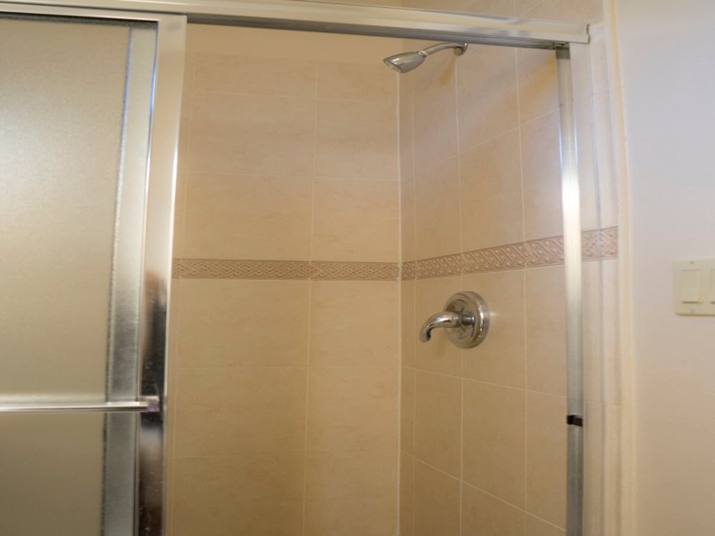 " Oversized 2 Bedroom " Modern " Pool Near Beach Vacation Rental in South Padre Island - RedAwning