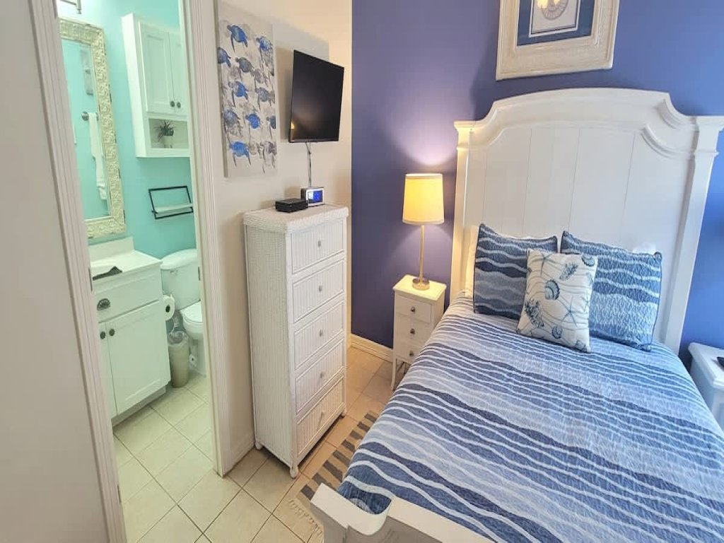 * Patio to Pool * Walk to Beach * Fresh Like New Vacation Rental in South Padre Island - RedAwning