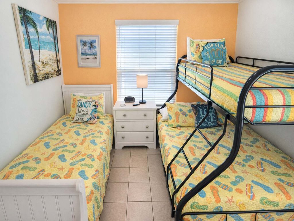 * Patio to Pool * Walk to Beach * Fresh Like New Vacation Rental in South Padre Island - RedAwning
