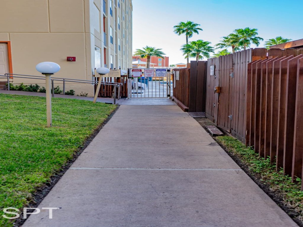 Luxury 1 bedroom " Walk to Beach " Pool Vacation Rental in South Padre Island - RedAwning