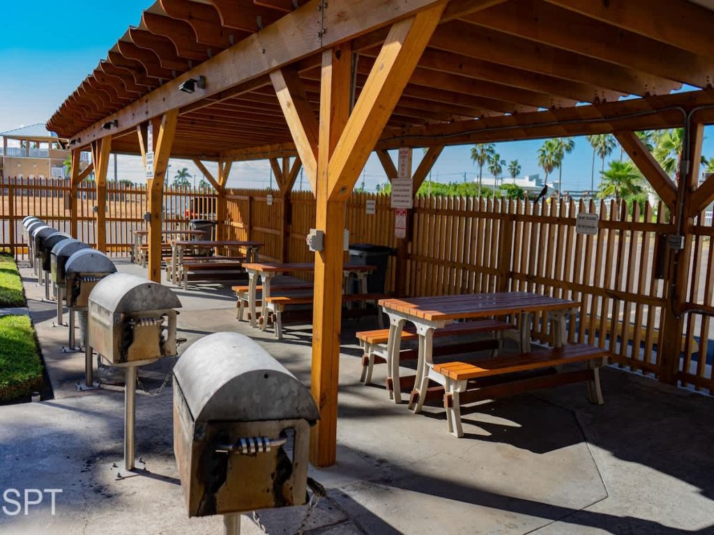 Luxury 1 bedroom " Walk to Beach " Pool Vacation Rental in South Padre Island - RedAwning