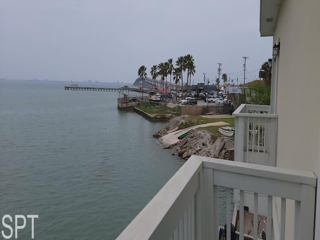 New Waterfront Bungalow " Fisherman's Paradise Vacation Rental in Port Isabel - RedAwning