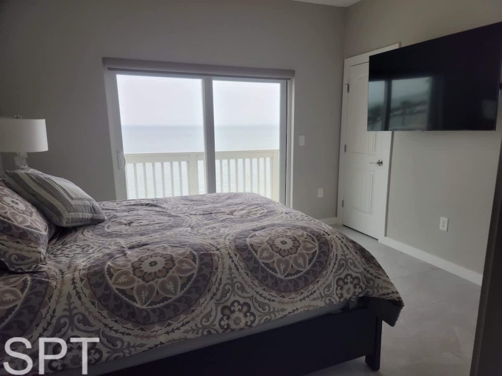 New Waterfront Bungalow " Fisherman's Paradise Vacation Rental in Port Isabel - RedAwning