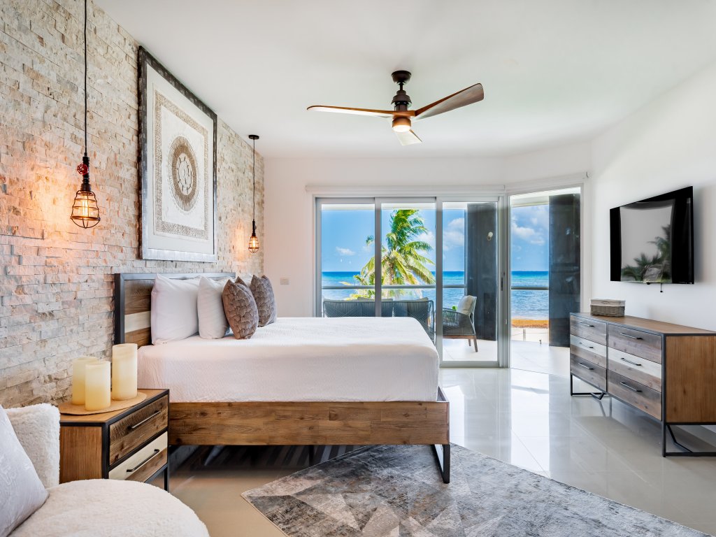 Gorgeous Ocean Front Apartment Casa Shell Vacation Rental - RedAwning