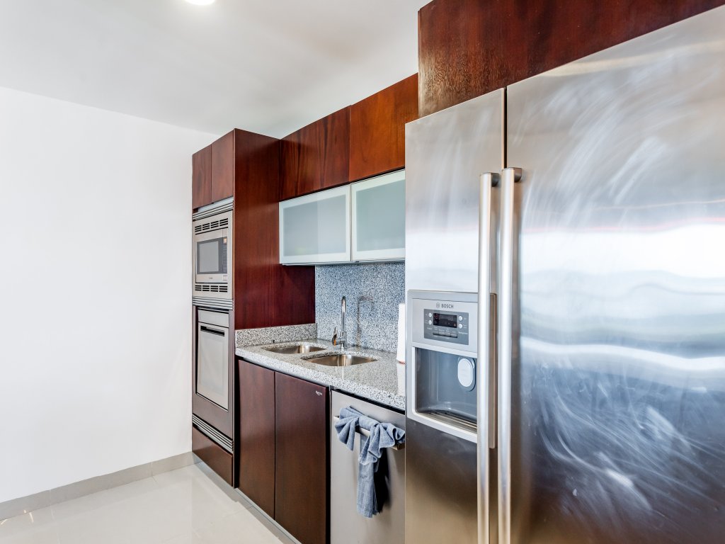 Gorgeous Ocean Front Apartment Casa Shell Vacation Rental - RedAwning