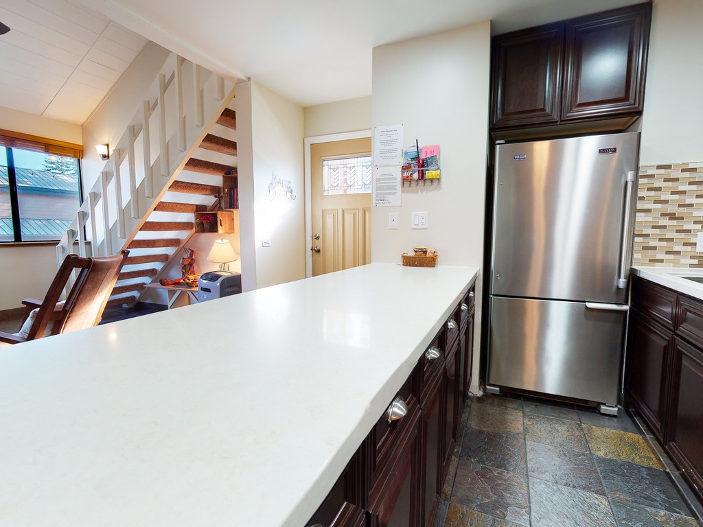 San Sierra 26 Pet-Friendly, Mountain Modern, Walk to The Village Vacation Rental in Mammoth Lakes - RedAwning