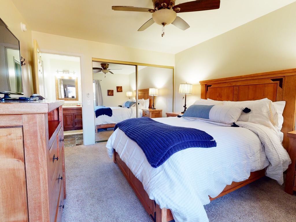 San Sierra 26 Pet-Friendly, Mountain Modern, Walk to The Village Vacation Rental in Mammoth Lakes - RedAwning