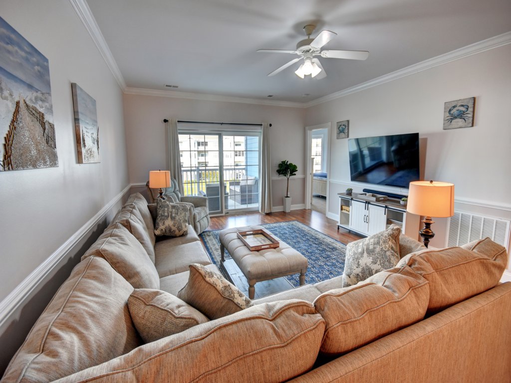 4827 Magnolia Lake Drive, 302 Vacation Rental in Myrtle Beach - RedAwning