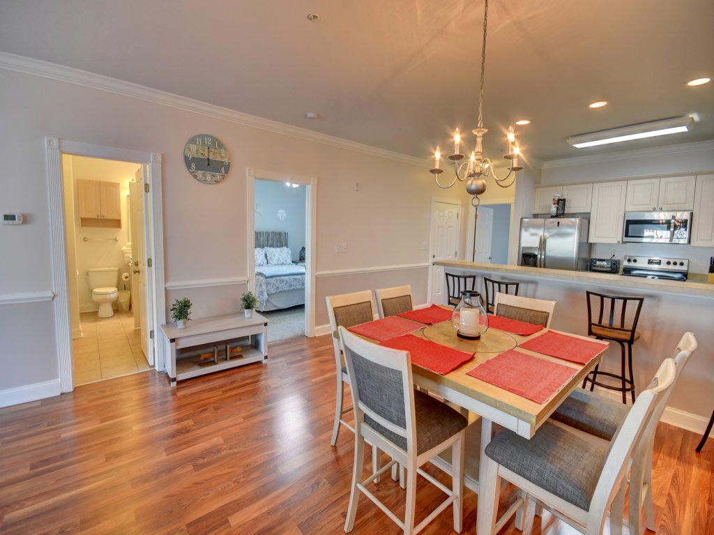 4827 Magnolia Lake Drive, 302 Vacation Rental in Myrtle Beach - RedAwning