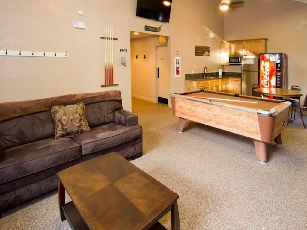 St Anton Condos #58 Vacation Rental in Mammoth Lakes - RedAwning