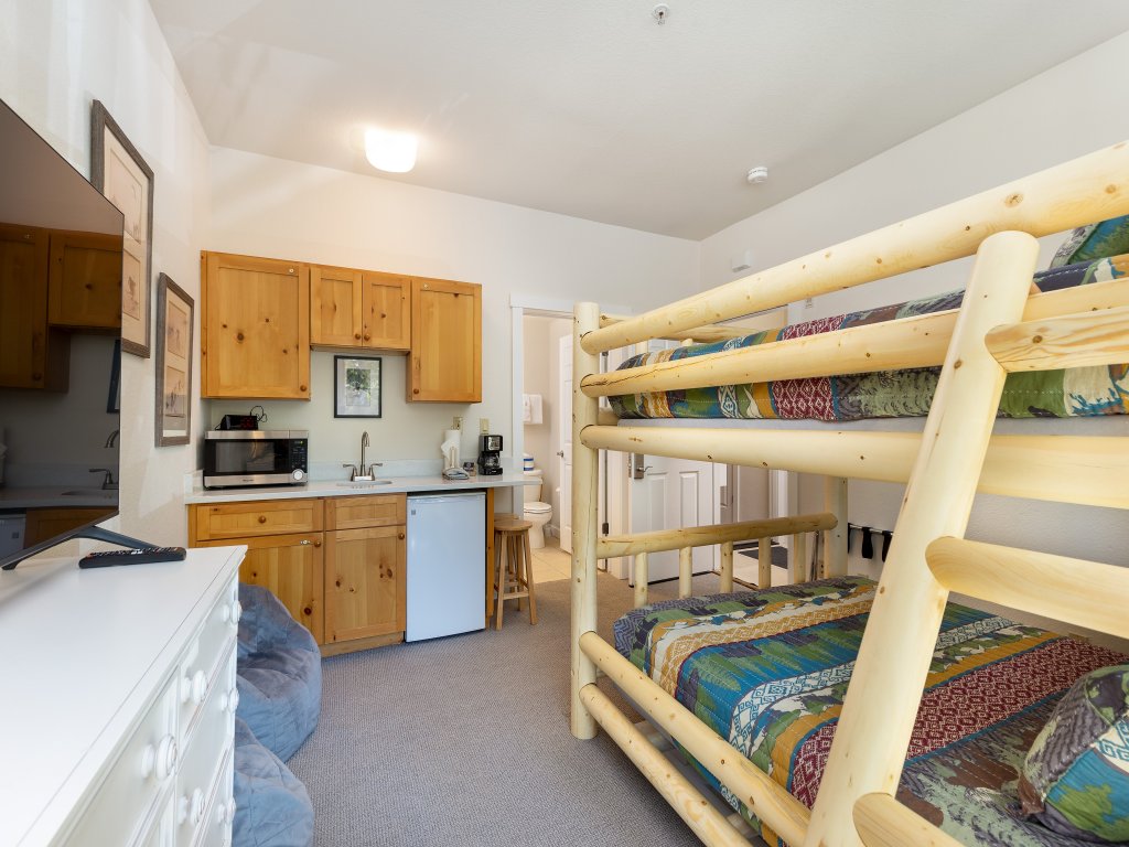 The Seasons 1834 Vacation Rental in Keystone - RedAwning