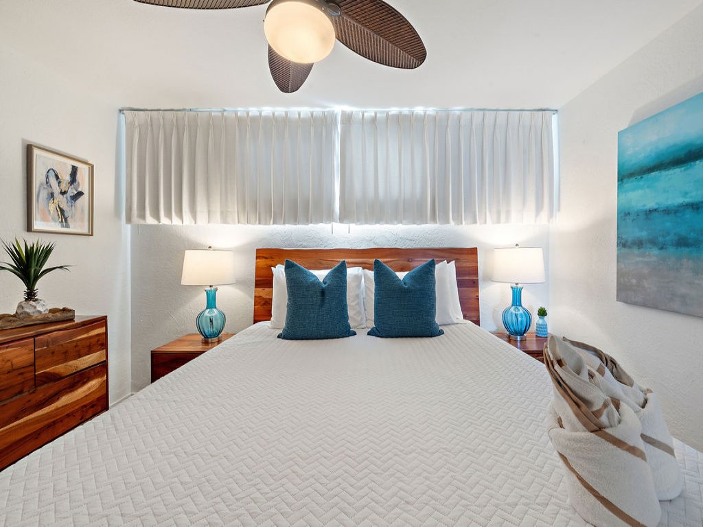 Papakea H107 AC, King Bed, Ground Corner Unit Vacation Rental in Lahaina - RedAwning