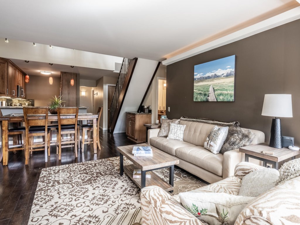 DELUXE SLOPESIDE Condo with 4th FLOOR VIEWS, Elevator and Underground Parking at Canyon Lodge (1849 Condos 409) Vacation Rental in Mammoth Lakes - RedAwning
