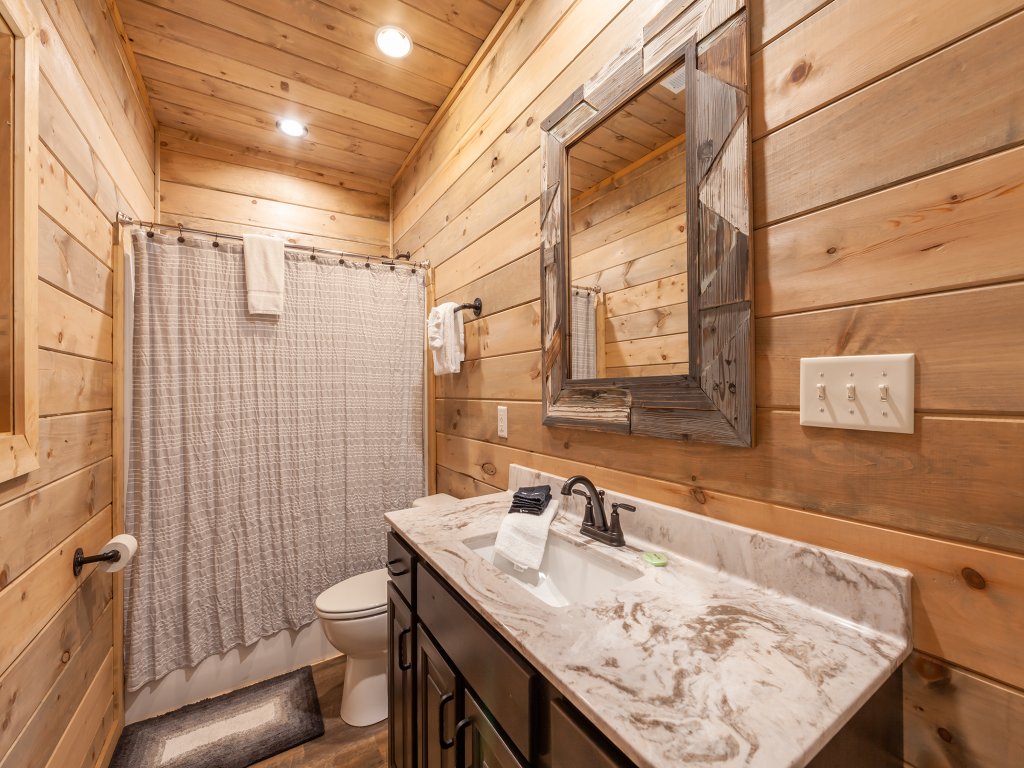 Victoria's Secrets Vacation Rental in Sevierville - RedAwning