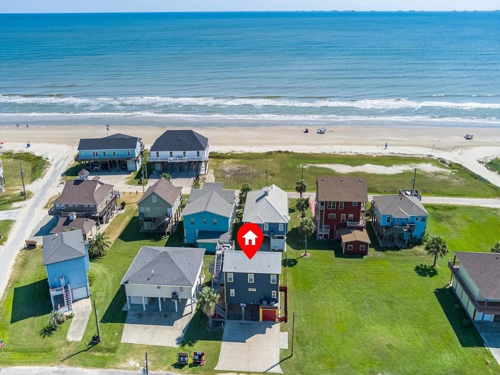 Ocean's Edge Vacation Rental in Texas - RedAwning