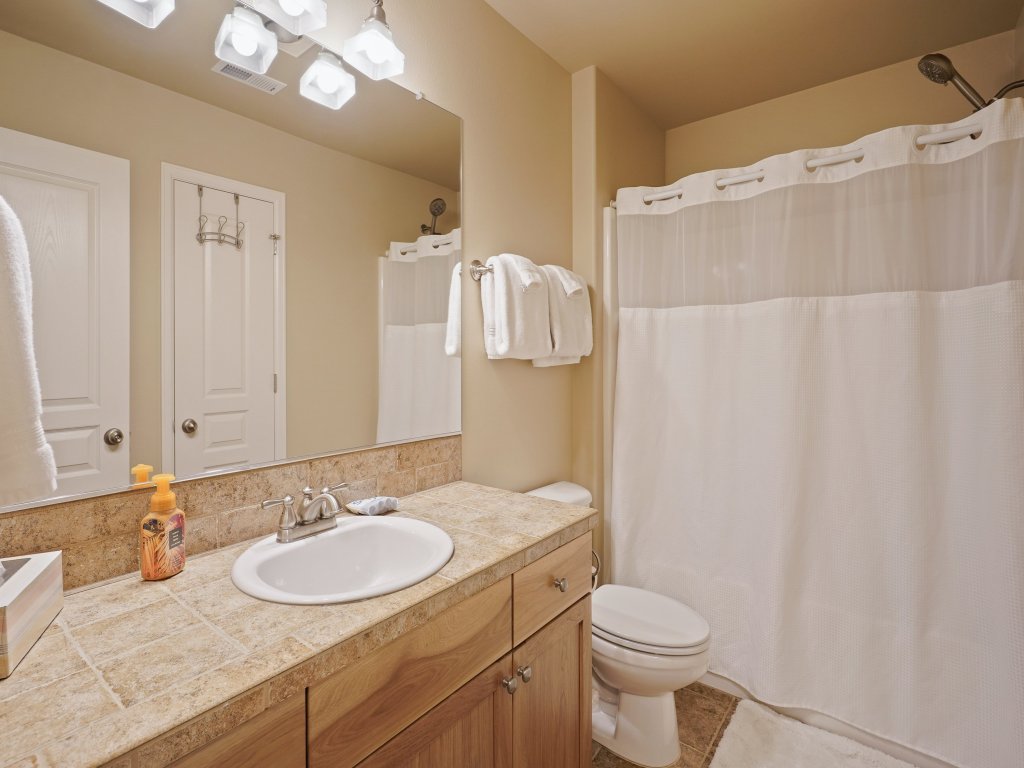 Ellie 30 Days minimum Vacation Rental in Bend - RedAwning