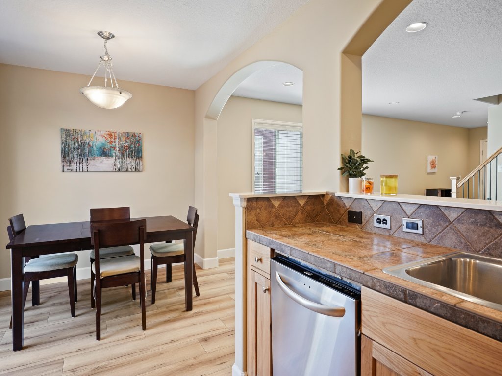 Ellie 30 Days minimum Vacation Rental in Bend - RedAwning