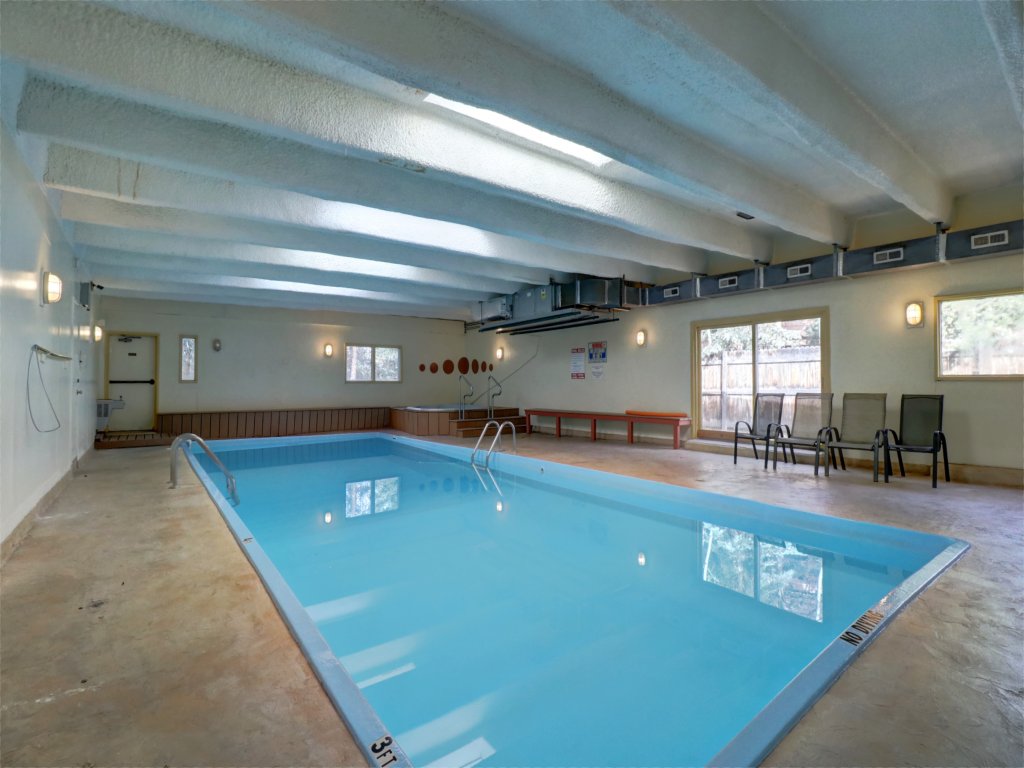 B207 Ten Mile Island 2Br 2Ba Vacation Rental in Colorado - RedAwning