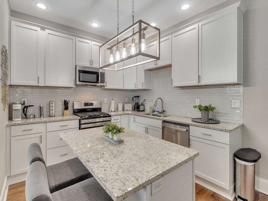 Recently Renovated Home in the Heart of Bellevue! Vacation Rental in Kentucky - RedAwning