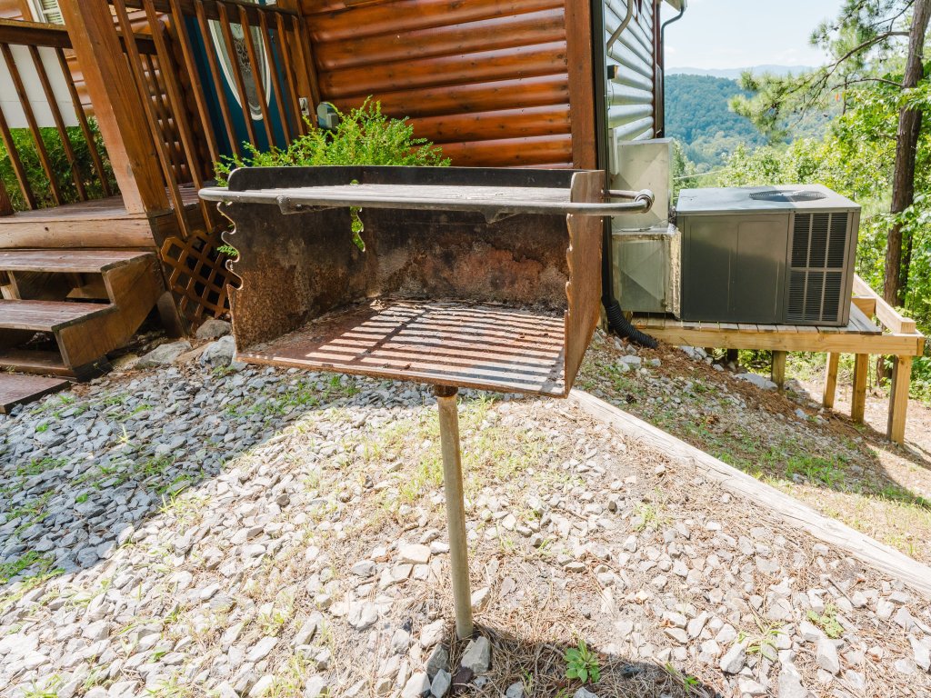 Ain't No Mountain High Enough Vacation Rental in Sevierville - RedAwning