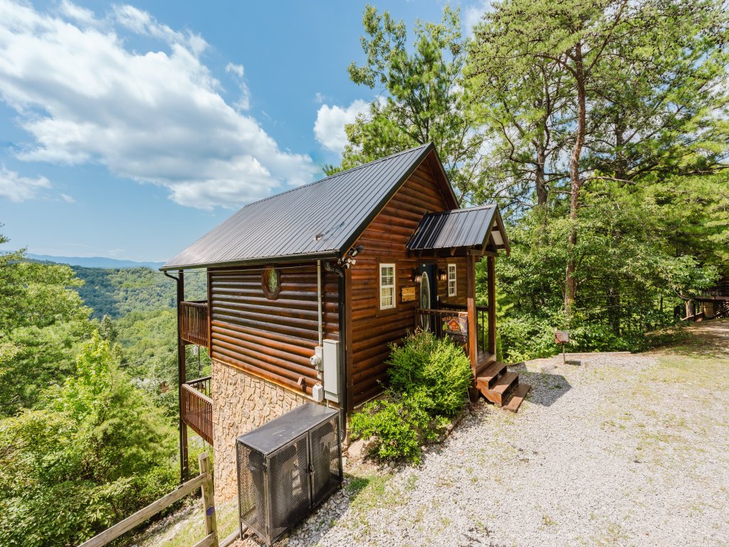 Ain't No Mountain High Enough Vacation Rental in Sevierville - RedAwning