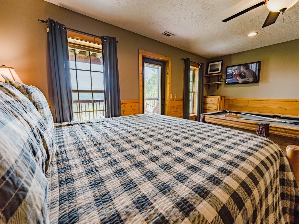 Ain't No Mountain High Enough Vacation Rental in Sevierville - RedAwning