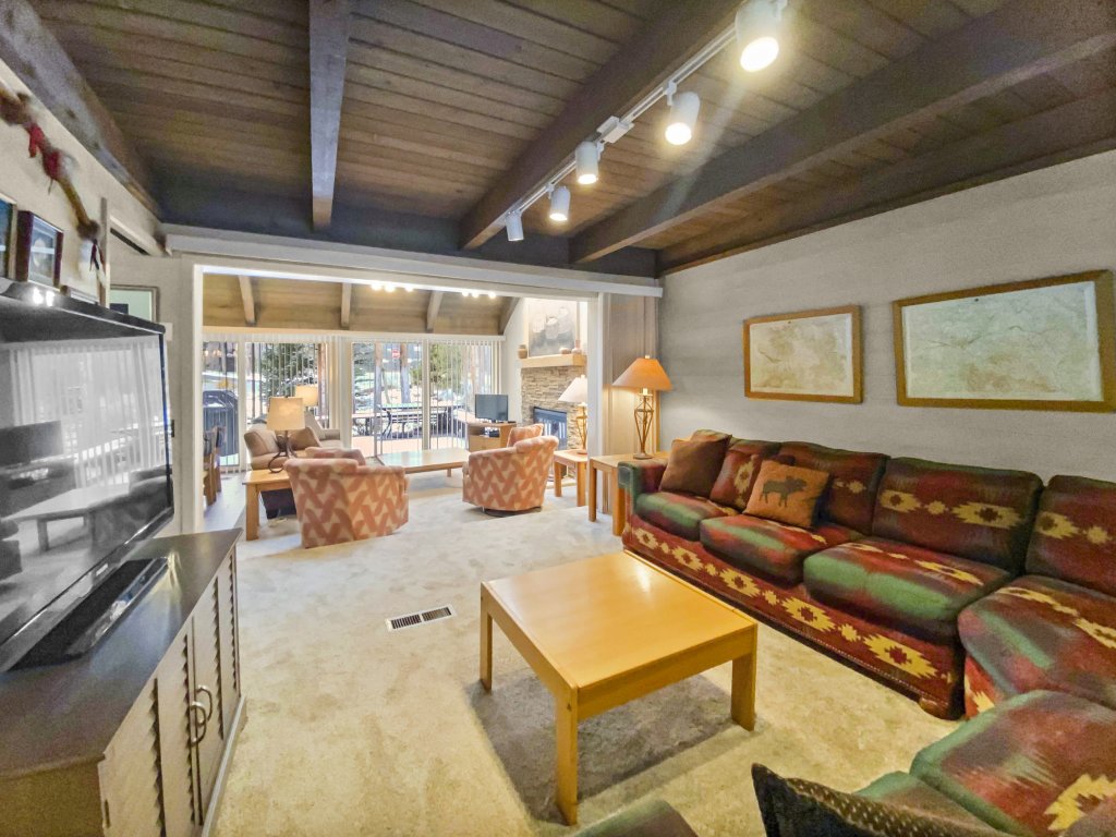 Breckenridge Spacious Mill Run 5 Townhouse Vacation Rental in Breckenridge - RedAwning