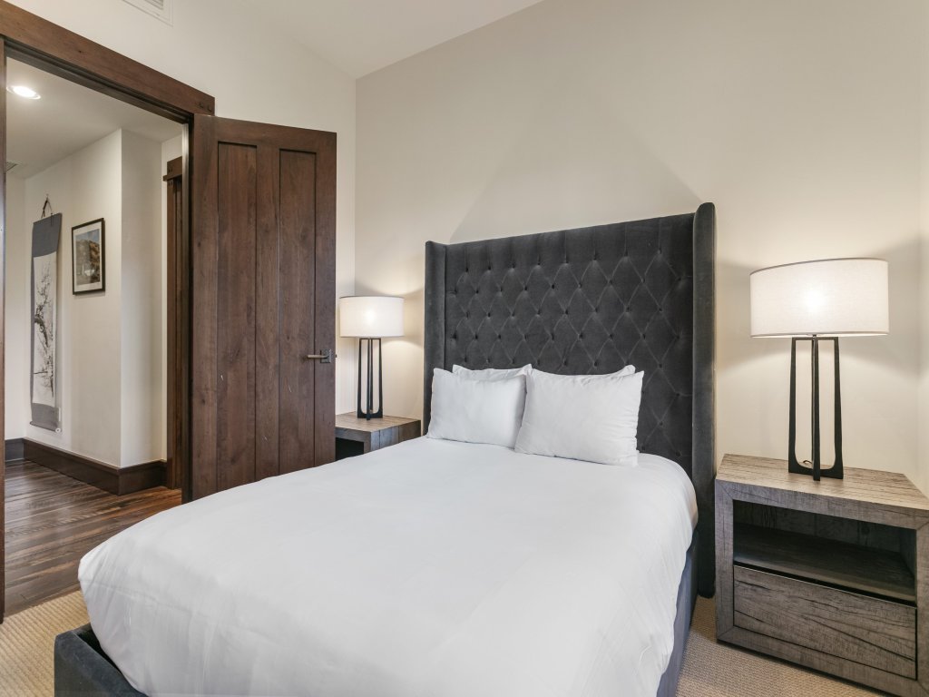 Deer Valley Ski-In/Out 3BR | Views, Hot Tubs Vacation Rental in Park City - RedAwning