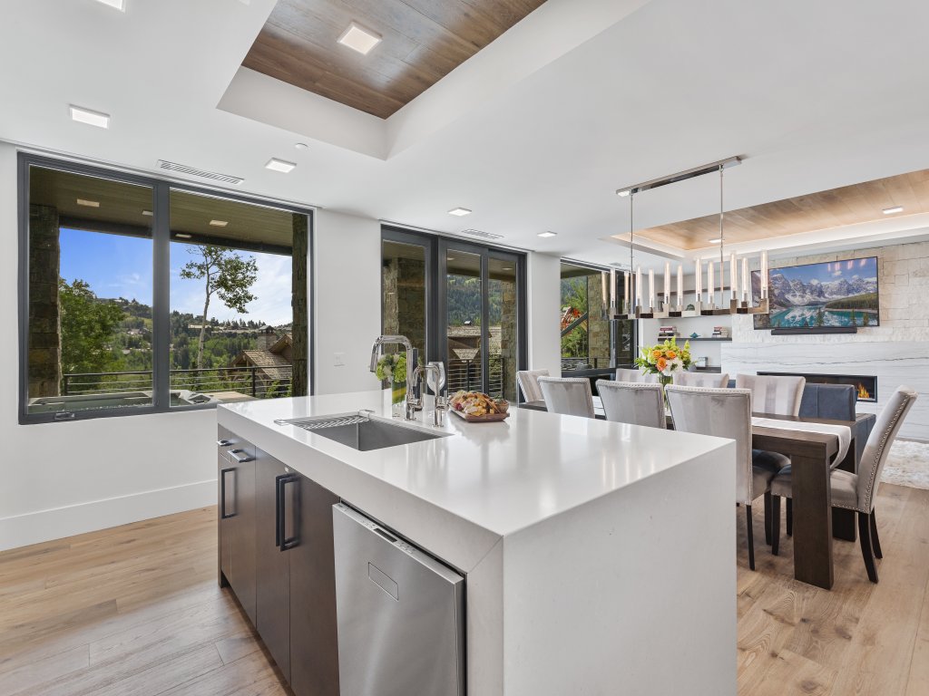 Empire Residences at Deer Valley Resort - Three Bedroom Deluxe Residence #203 Vacation Rental in Park City - RedAwning