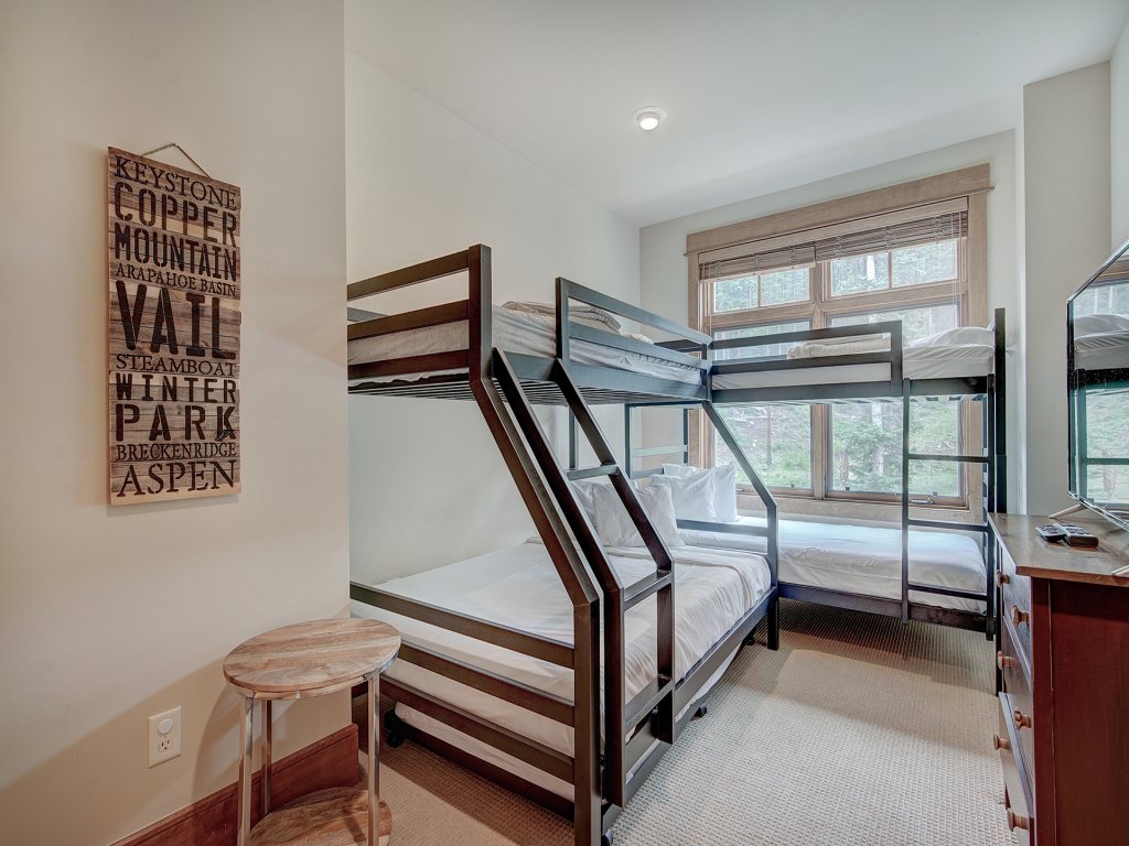 Luxurious 3 BR in River Run Village with Ski-In Out Vacation Rental in Dillon - RedAwning