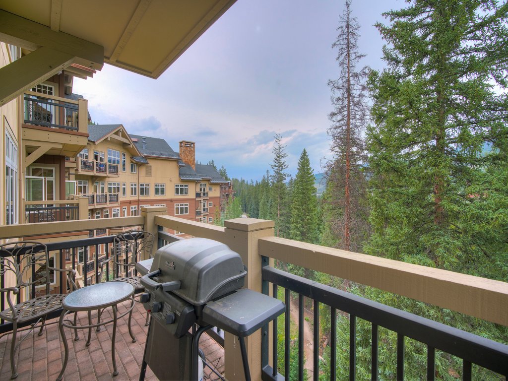 Luxurious 2 BR in River Run Village Featuring Ski in ski-out Vacation Rental in Dillon - RedAwning