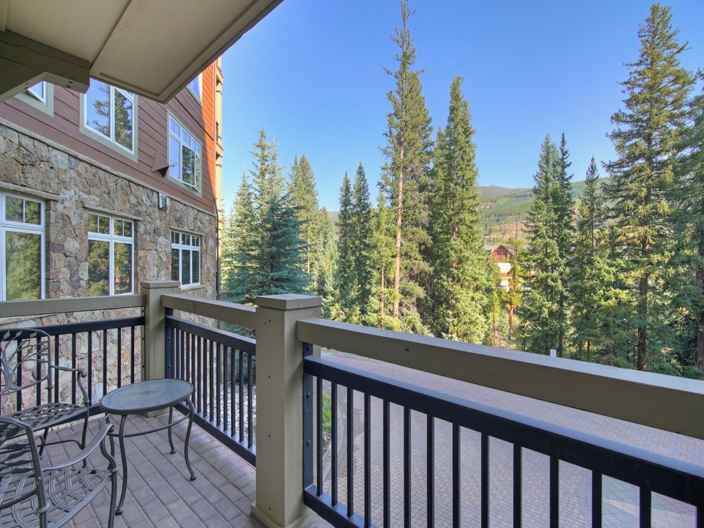Luxurious 1 BR in River Run Village with Ski in ski out Vacation Rental in Dillon - RedAwning